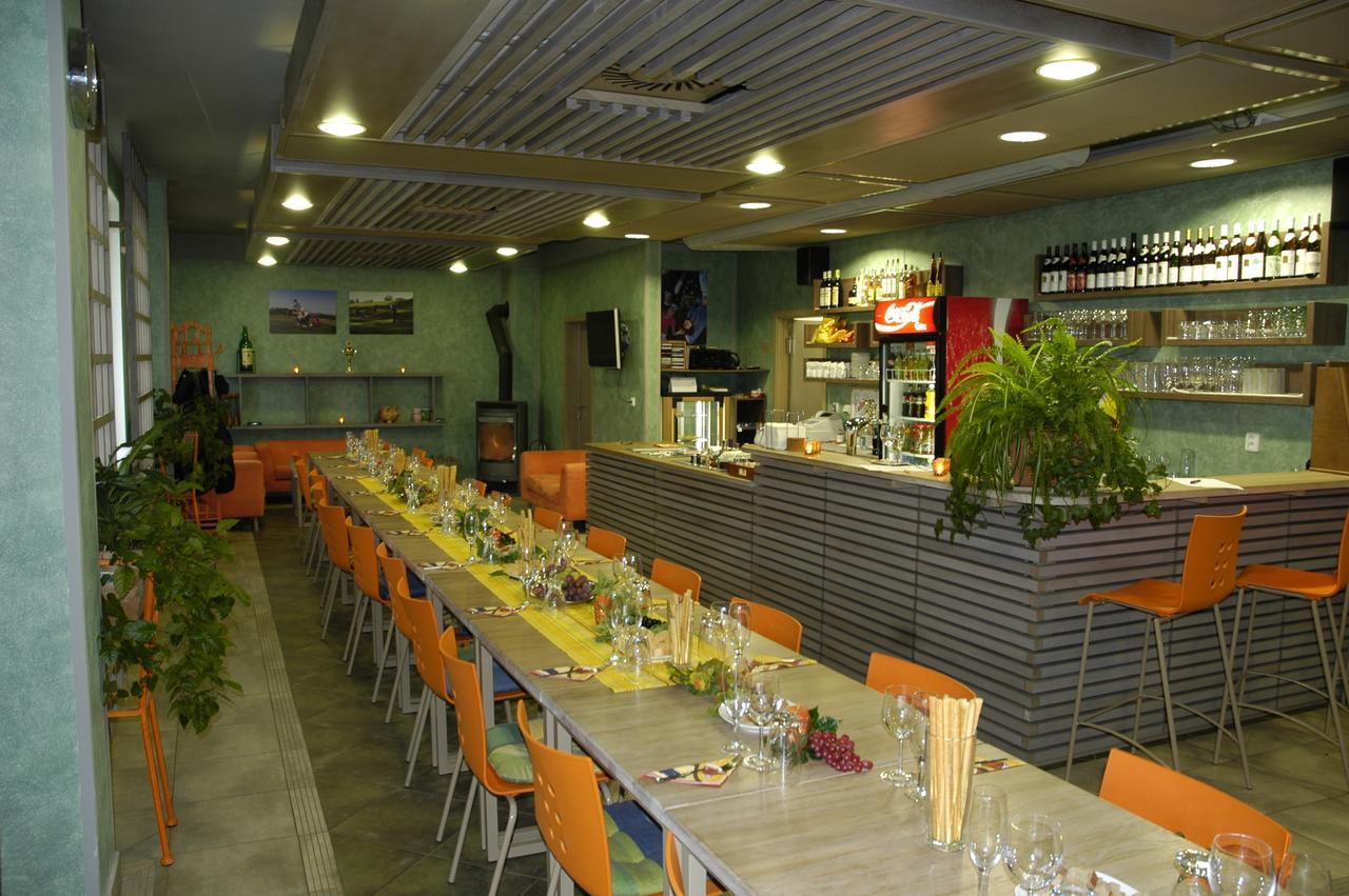 Hotel Devitka Janov Luaran gambar